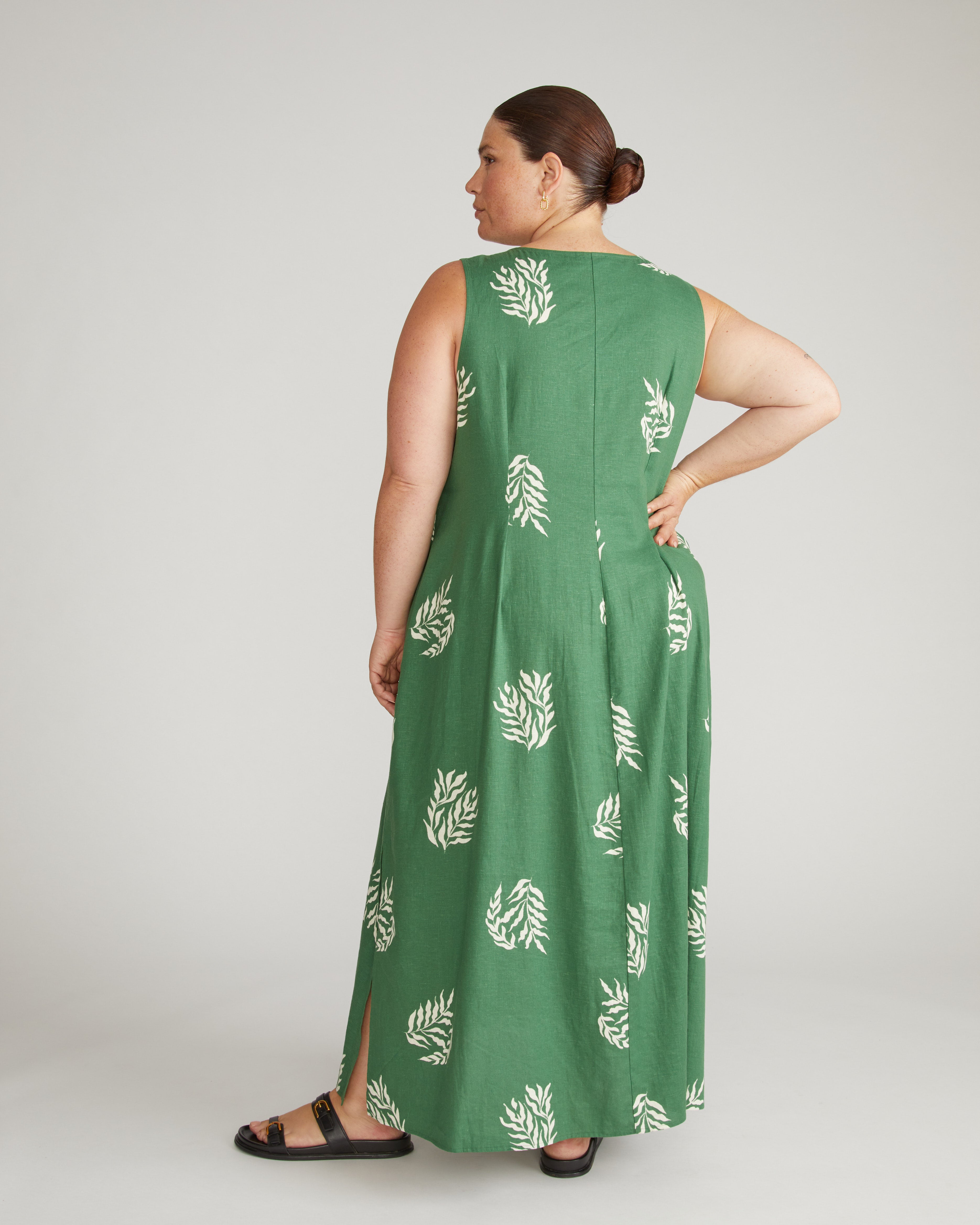 Islet Button-Down Linen Maxi Dress - Beachgrass Print in Green