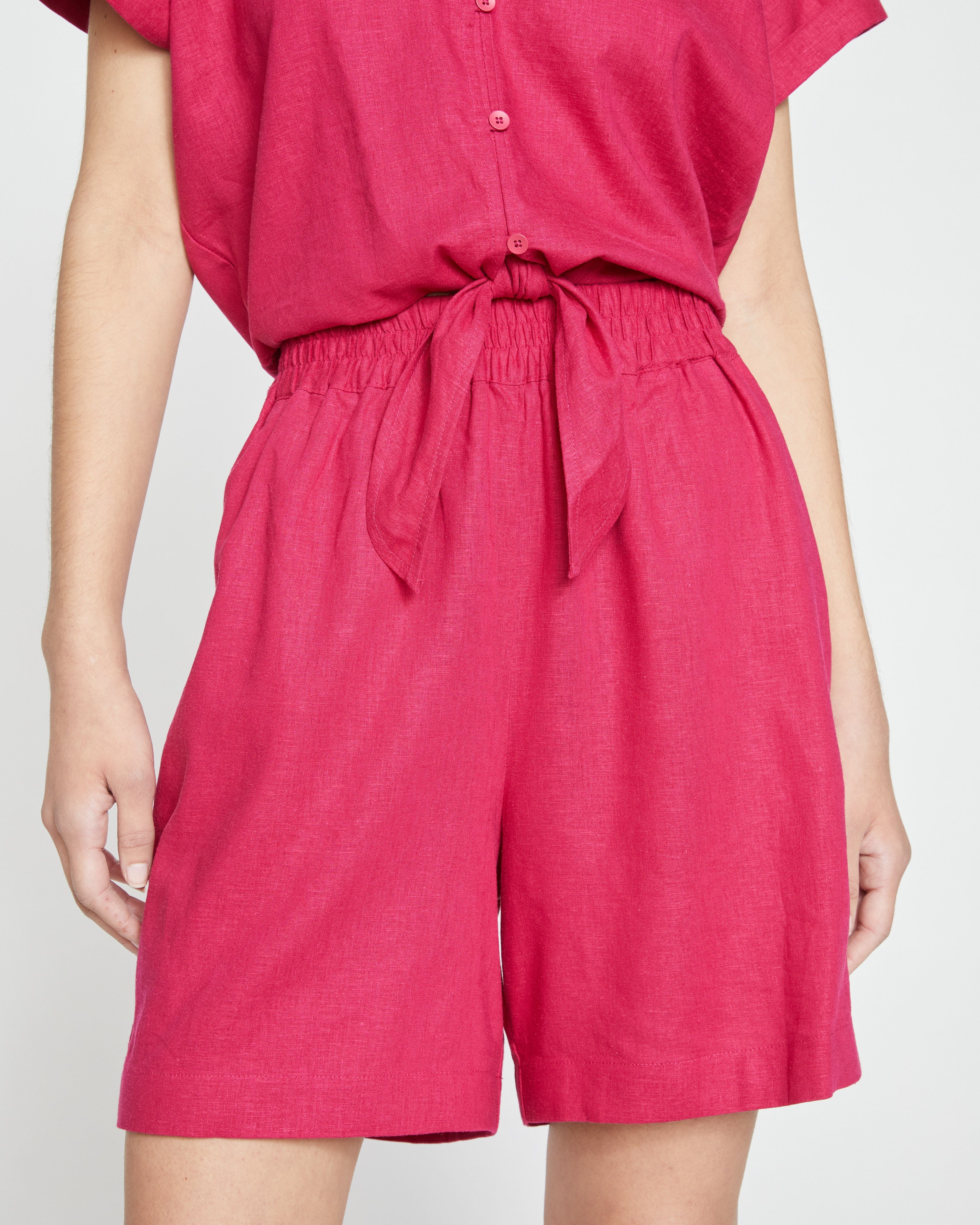 Juniper Linen Easy Pull-On Shorts - Cerise