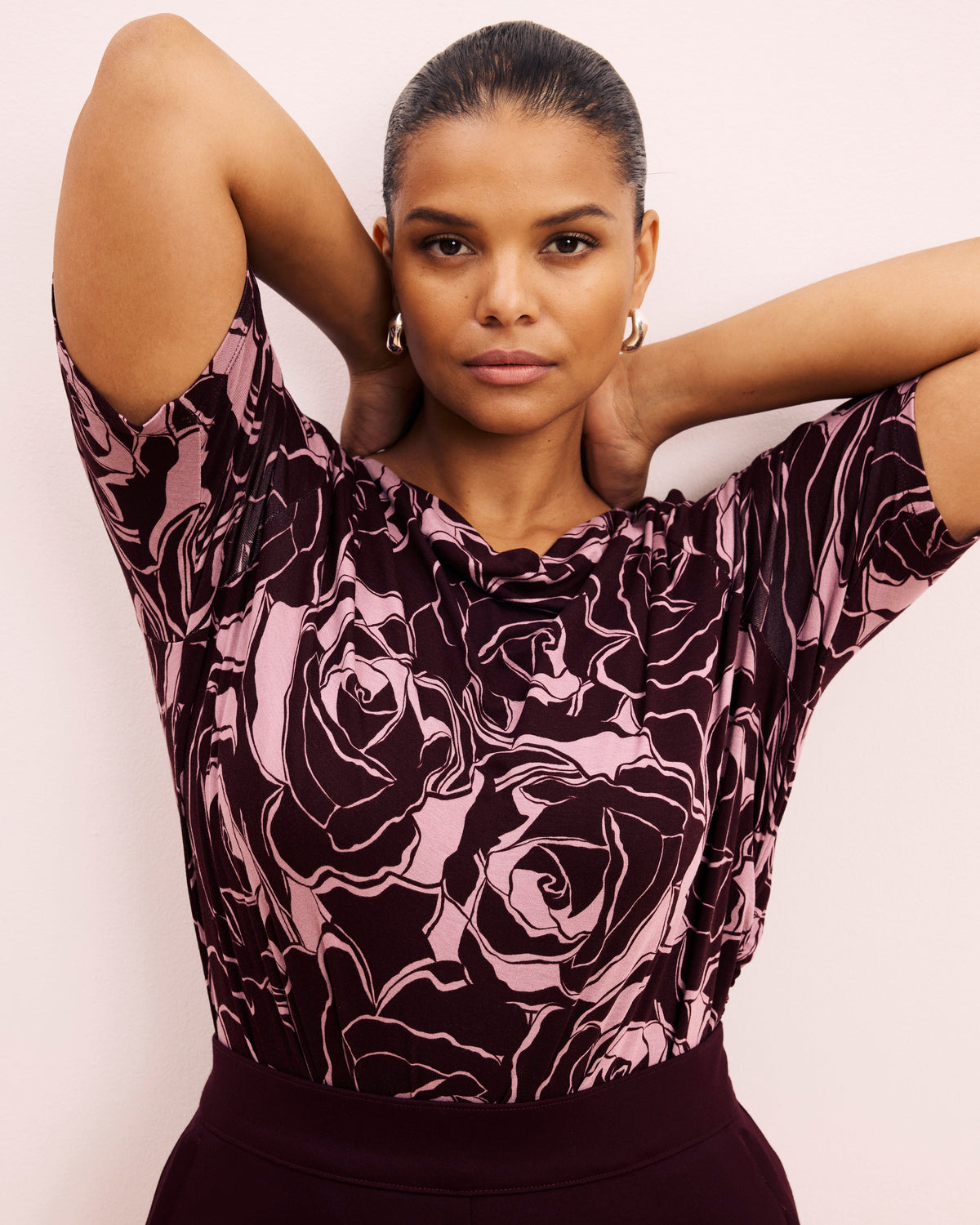 Louise Short Sleeve Liquid Jersey Top - Rose Print in Black Cherry