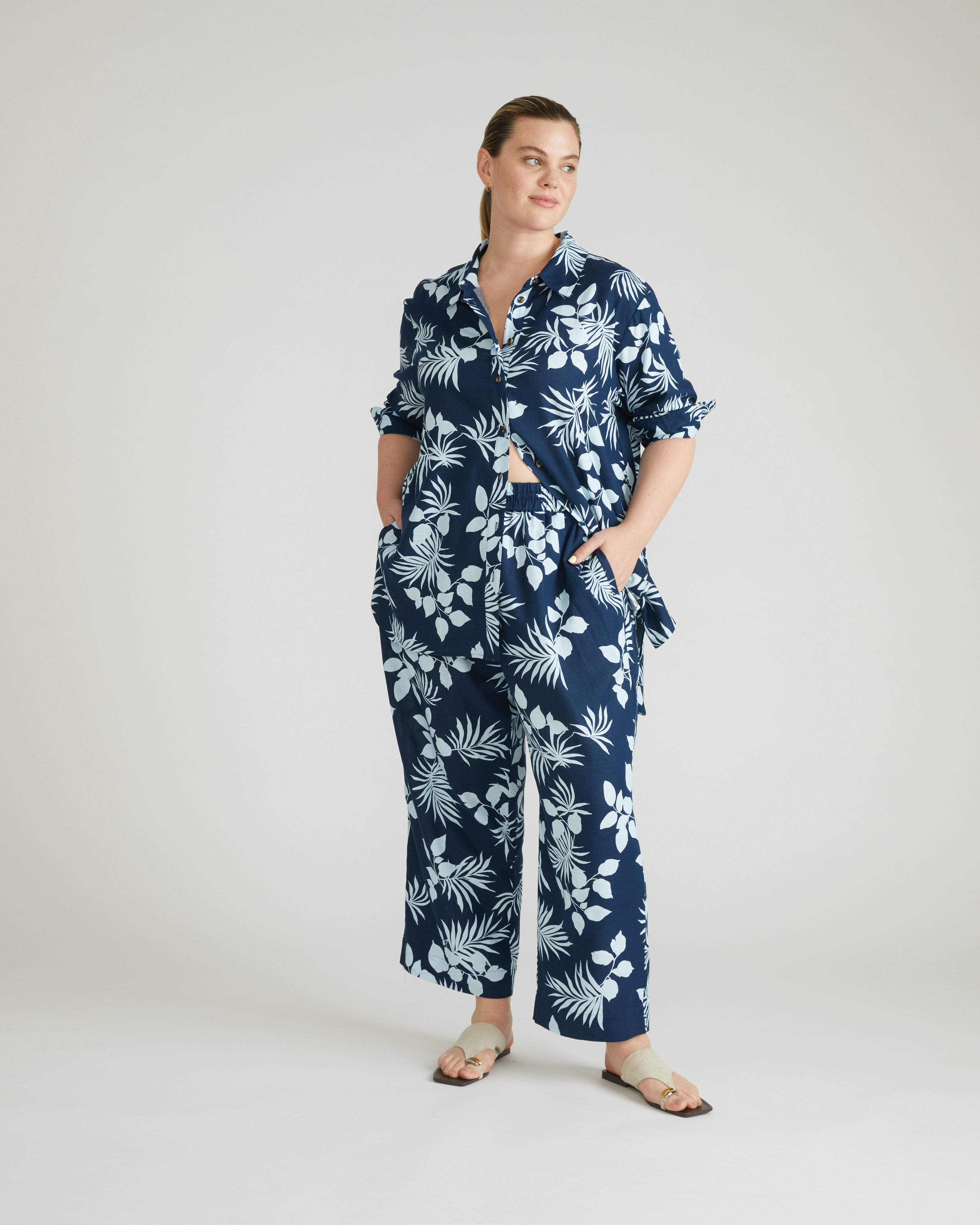 Iris Linen Easy Pull-On Pants - Palm Print in Light Blue