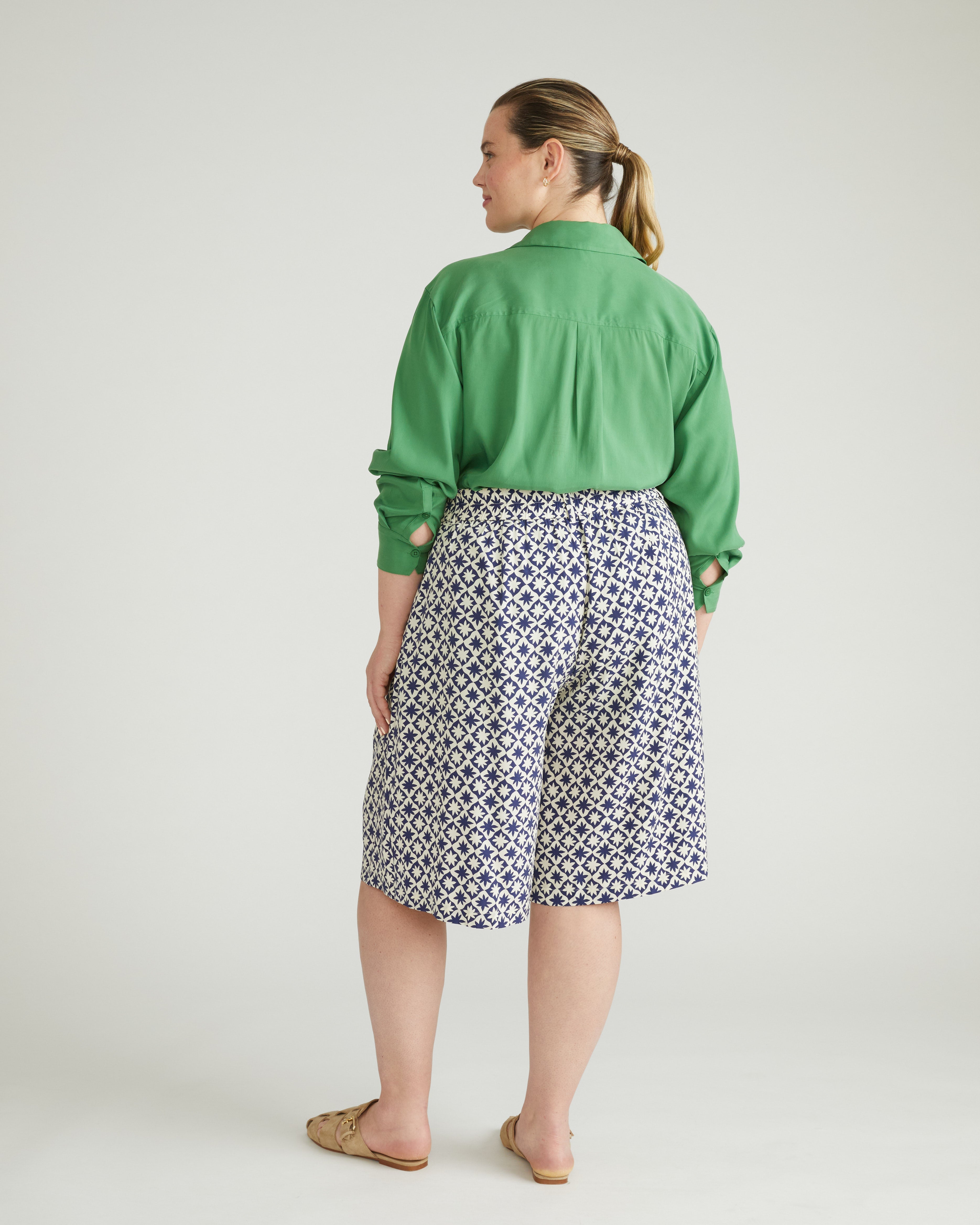 Cooling Stretch Cupro Bermuda Shorts - Navy Hacienda Print