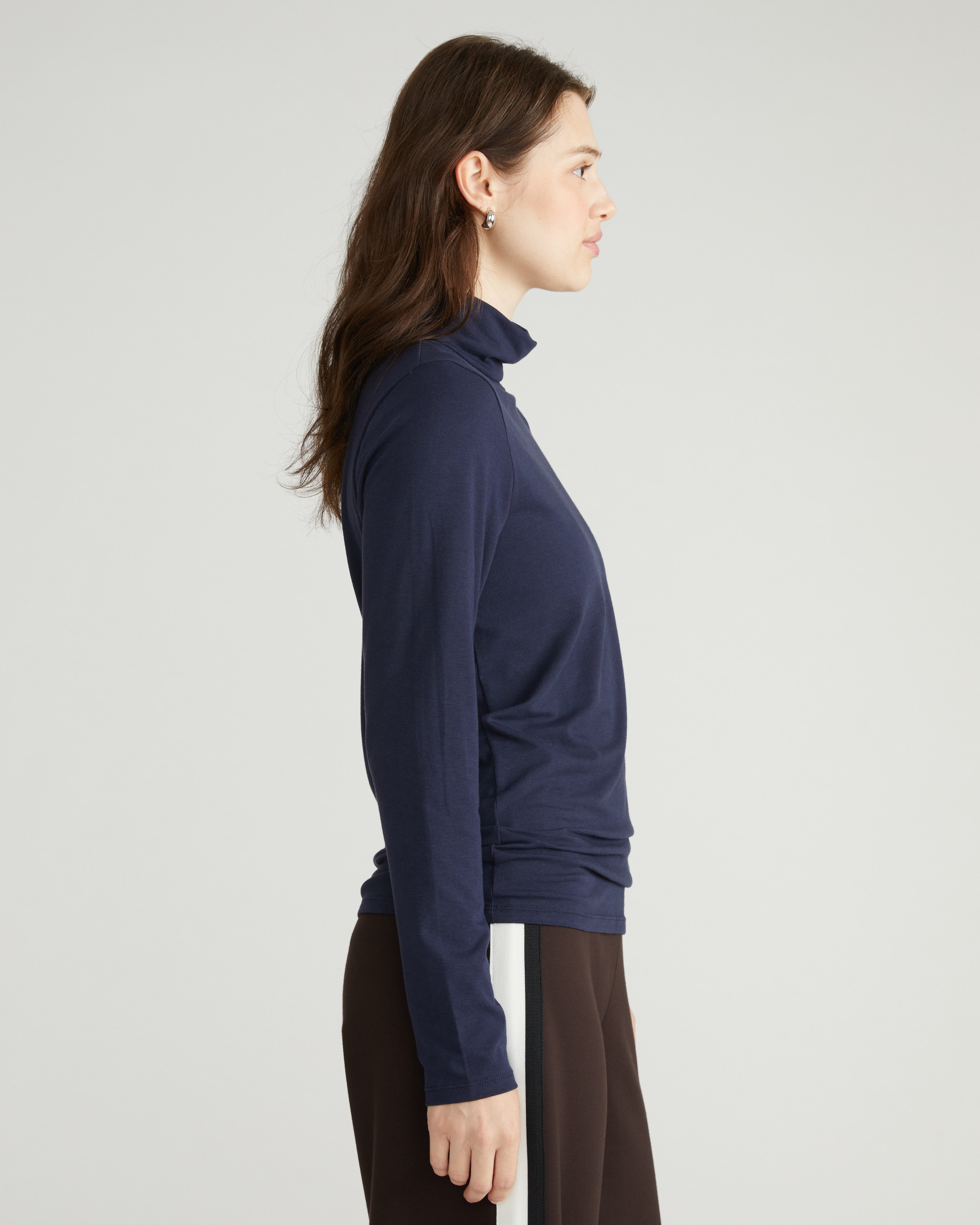 Close Fit Turtleneck - Navy