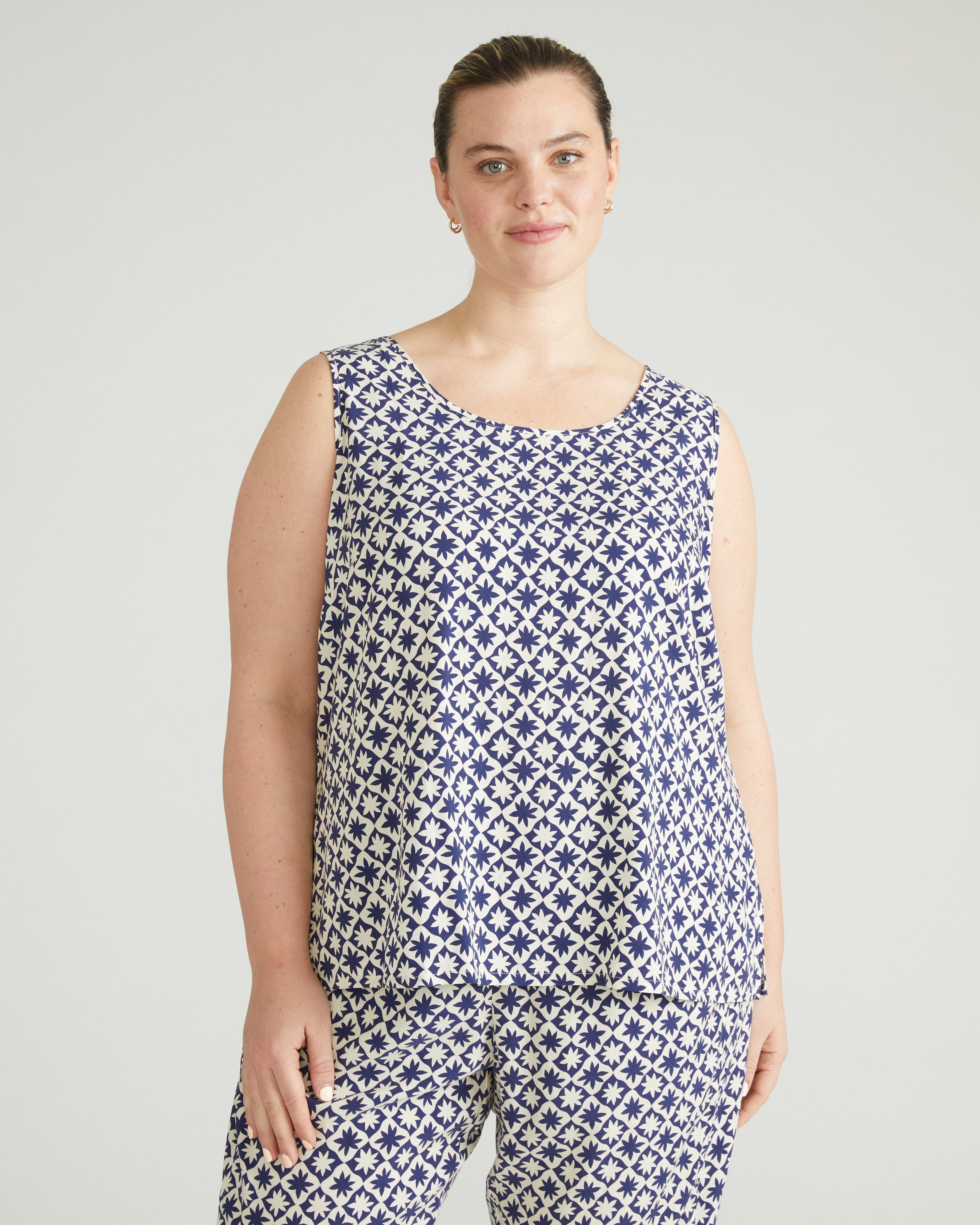 Cooling Stretch Cupro Tank - Navy Hacienda Print