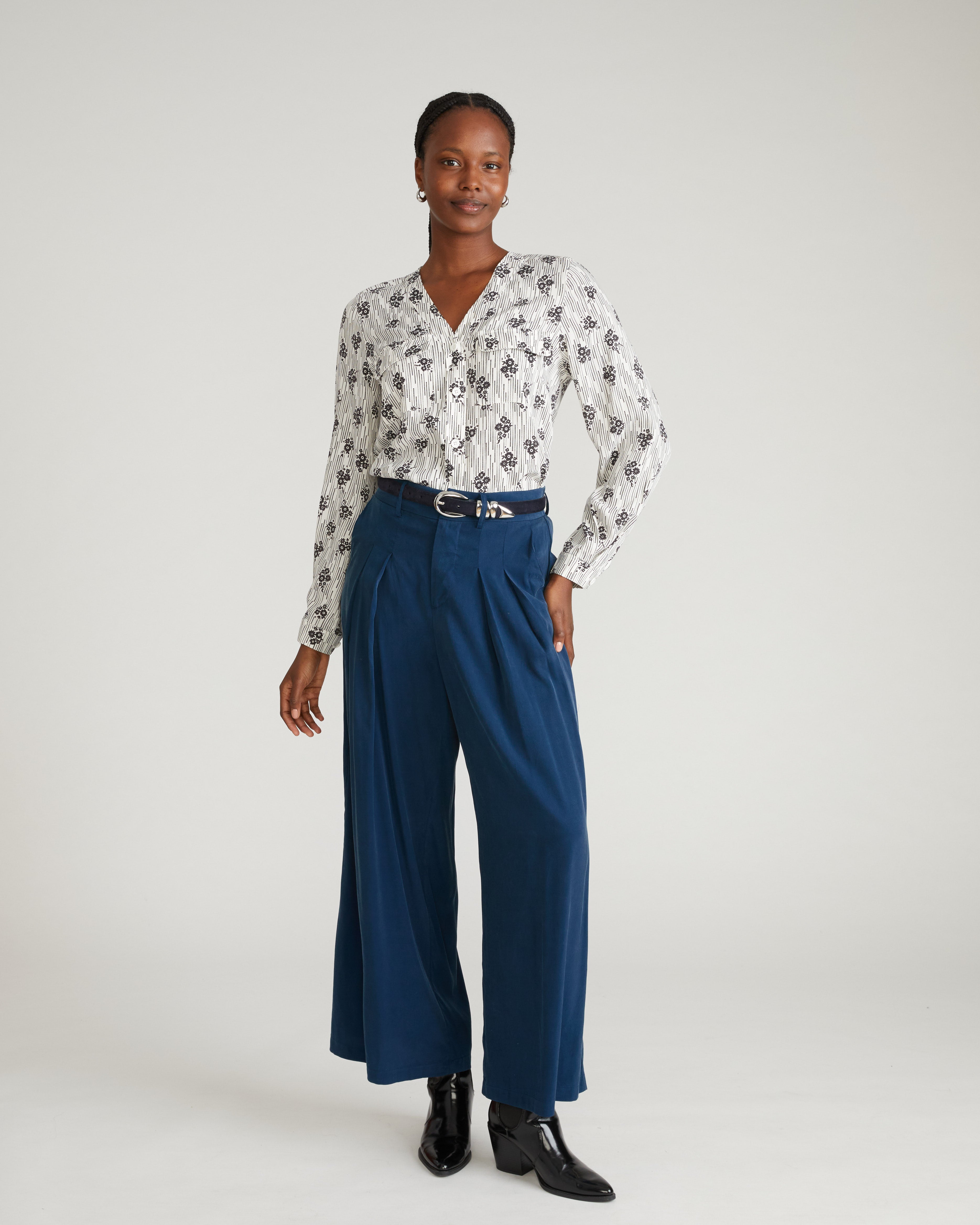 Cooling Stretch Cupro Button-Down Blouse - Vintage Daydream Print