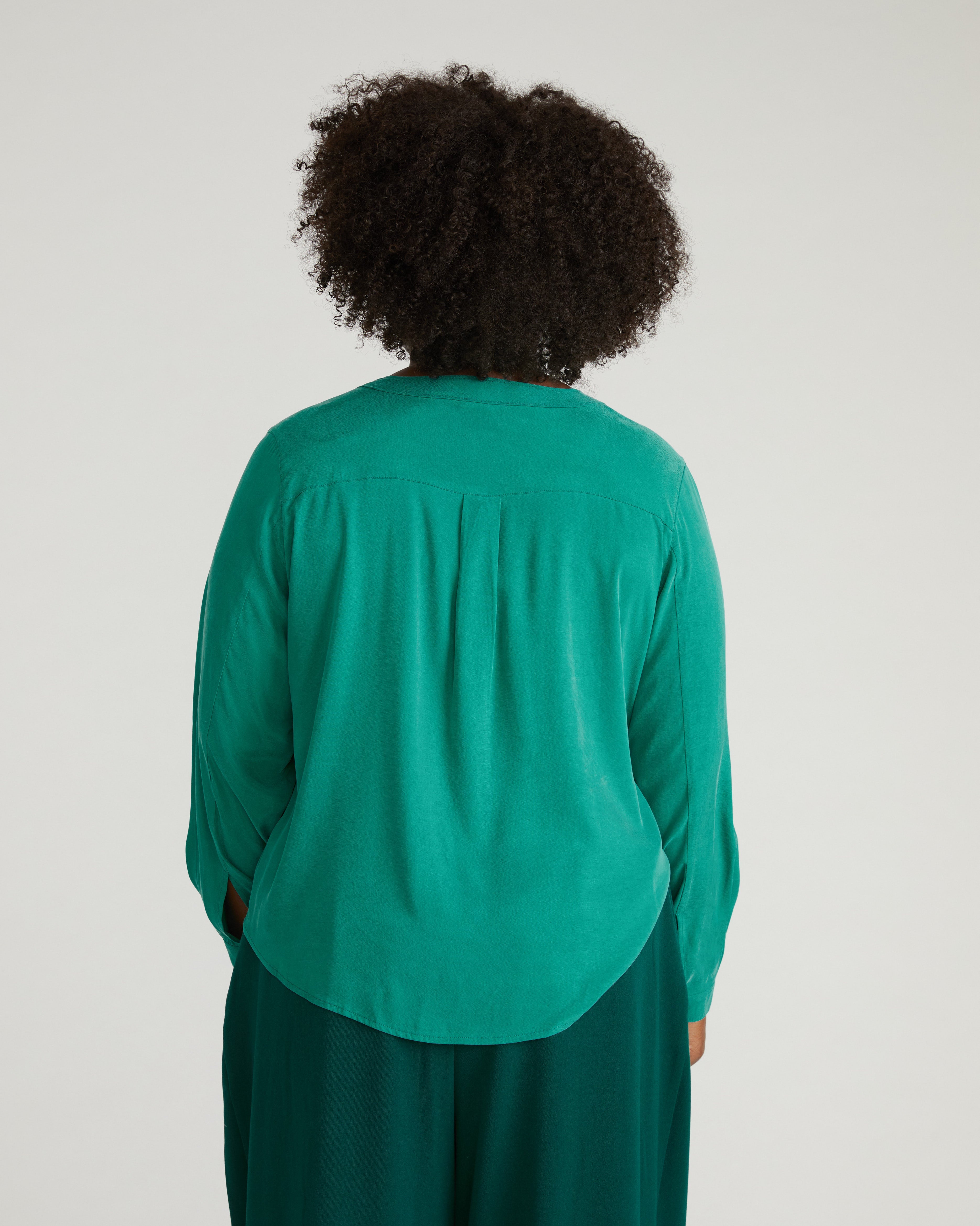 Cooling Stretch Cupro Button-Down Blouse - Green Tourmaline